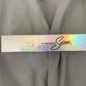 MAC X Selena The Washing Machine Lipgloss